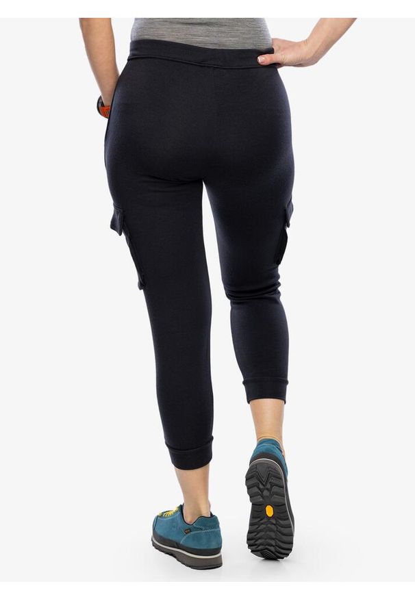 SUPER.NATURAL - Spodnie damskie Super.natural City Cargo. Kolor: czarny. Sport: fitness