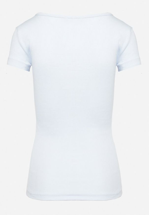 Born2be - Jasnoniebieska Bawełniana Bluzka z Plecionym Zdobieniem przy Dekolcie Elretia. Kolor: niebieski. Materiał: bawełna. Wzór: aplikacja. Sezon: lato