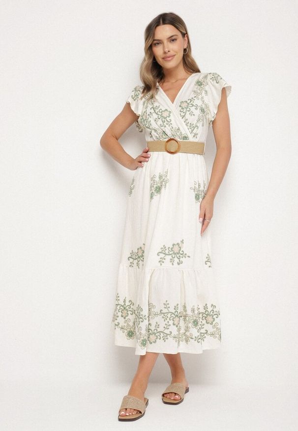 Born2be - Biało-Zielona Wiskozowa Sukienka z Kopertowym Dekoltem i Paskiem Nilazea. Okazja: na co dzień. Kolor: biały. Materiał: wiskoza. Typ sukienki: kopertowe. Styl: casual, elegancki, boho