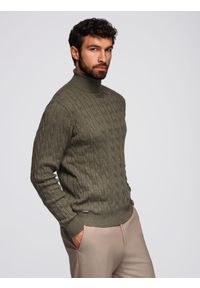 Ombre Clothing - Sweter męski golf z warkoczowym splotem – oliwkowy V2 - Rozmiar: M. Okazja: na co dzień. Typ kołnierza: golf. Kolor: oliwkowy. Materiał: dzianina, bawełna, akryl, wełna, nylon. Wzór: ze splotem. Styl: casual, elegancki, klasyczny #1