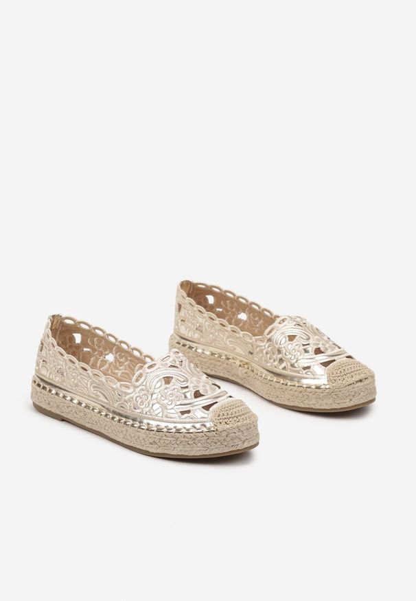 Born2be - Złote Ażurowe Espadryle na Płaskiej Podeszwie Elearuna. Kolor: złoty. Materiał: jeans. Wzór: ażurowy. Obcas: na płaskiej podeszwie. Styl: elegancki