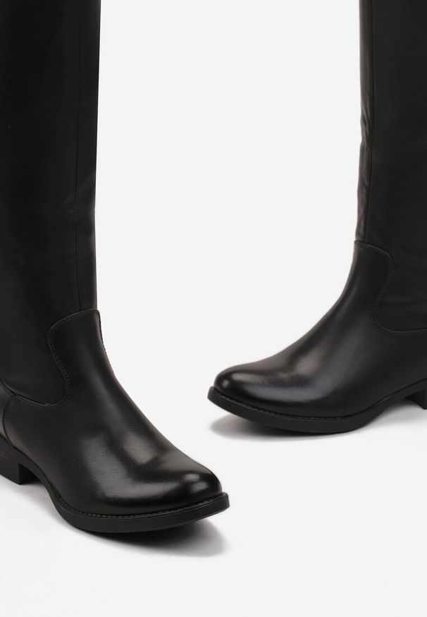 Born2be - Czarne Kozaki przed Kolano z Asymetryczną Cholewką Hirma. Okazja: na co dzień. Wysokość cholewki: przed kolano. Kolor: czarny. Materiał: dzianina, jeans, wełna. Szerokość cholewki: normalna. Obcas: na obcasie. Styl: elegancki, casual, klasyczny. Wysokość obcasa: średni