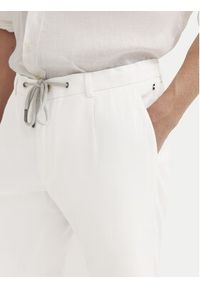 Bugatti Szorty materiałowe 1949-76419C M Biały Regular Fit. Kolor: biały. Materiał: bawełna #8