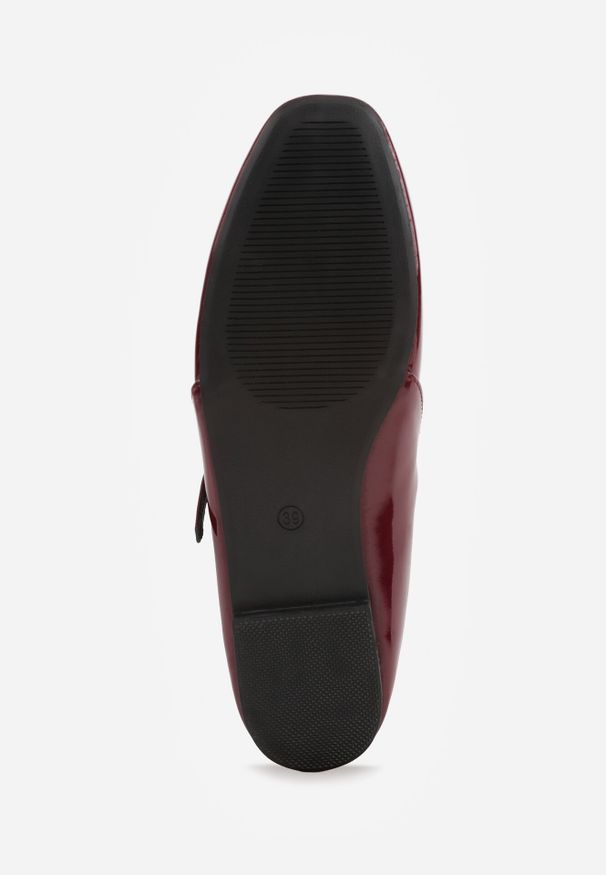 Born2be - Bordowe Płaskie Balerinki w Stylu Mary Jane Ozdobione Paskiem Kikizelle. Okazja: na co dzień, na spotkanie biznesowe. Zapięcie: pasek. Kolor: czerwony. Materiał: bawełna. Wzór: aplikacja. Styl: klasyczny, retro, casual, biznesowy, elegancki