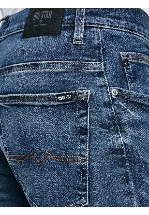 Big-Star - Jeansy męskie dopasowane z przetarciami granatowe Nader 495. Stan: obniżony. Kolor: niebieski. Styl: elegancki, sportowy, klasyczny
