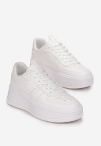 Renee - Białe Sznurowane Sneakersy na Grubej Podeszwie Salsabil. Kolor: biały. Materiał: materiał. Wzór: aplikacja. Obcas: na platformie #4