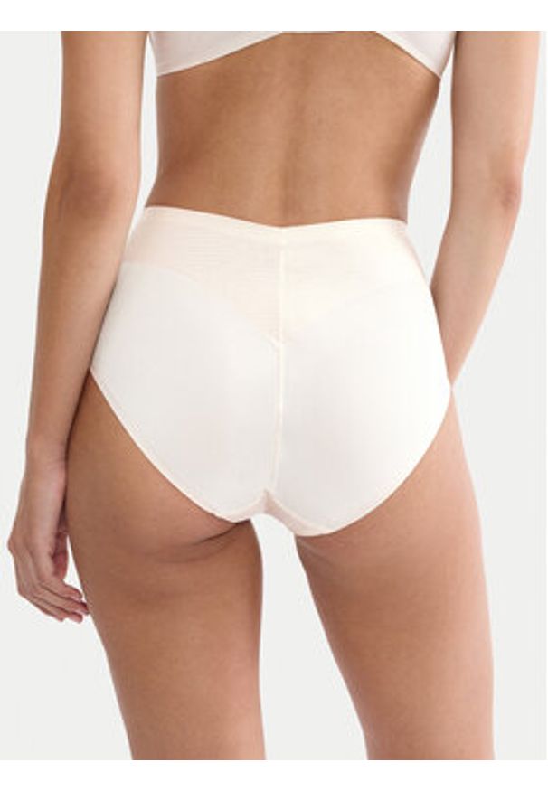 Triumph Figi klasyczne z wysokim stanem Make Up Illusion 10224802 Kremowy. Stan: podwyższony. Kolor: kremowy. Materiał: syntetyk