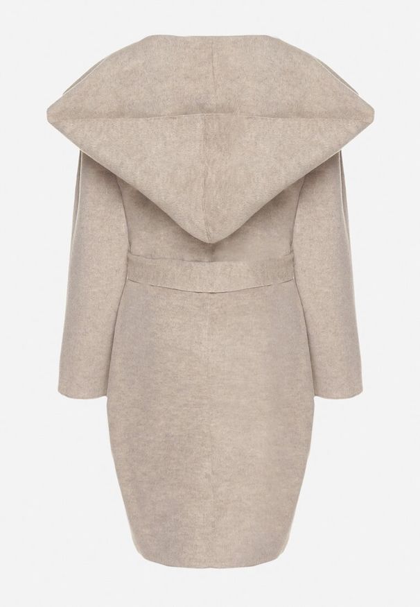 Born2be - Beżowy Płaszcz z Wiskozą Ozdobiony Paskiem i Kapturem Ninnetiria. Okazja: na co dzień. Typ kołnierza: kaptur. Kolor: beżowy. Materiał: wiskoza. Długość rękawa: długi rękaw. Długość: długie. Wzór: aplikacja. Styl: klasyczny, casual, elegancki