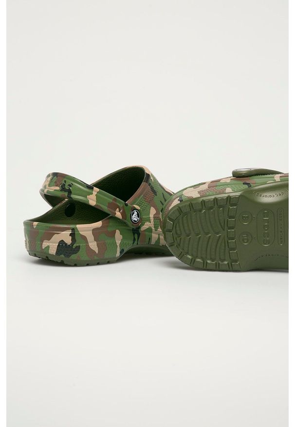 Crocs - Klapki. Kolor: zielony. Materiał: materiał, guma