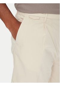 Guess Szorty materiałowe M5GD26 WH4GA Beżowy Regular Fit. Kolor: beżowy. Materiał: bawełna