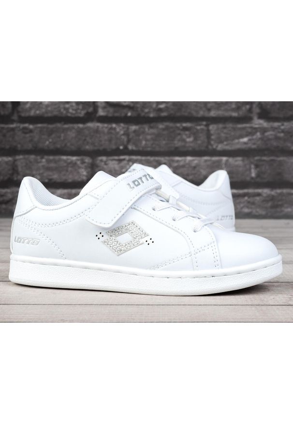 LOTTO - Buty dziecięce sportowe na rzep Lotto JAMBOL. Zapięcie: rzepy. Kolor: biały. Sport: turystyka piesza
