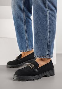 Born2be - Czarne Mokasyny Ozdobione Klamrą Wildbluff. Okazja: do pracy, na spotkanie biznesowe. Zapięcie: klamry. Kolor: czarny. Materiał: jeans. Wzór: aplikacja. Styl: biznesowy #1
