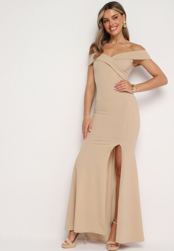 Born2be - Jasnobeżowa Sukienka Maxi na Szerokich Ramiączkach Joconda. Kolor: beżowy. Długość rękawa: na ramiączkach. Typ sukienki: rozkloszowane. Długość: maxi