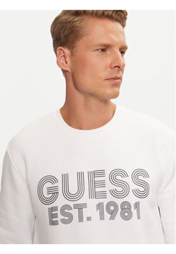 Guess Bluza M4YQ08 K9Z21 Biały Regular Fit. Kolor: biały. Materiał: bawełna, syntetyk