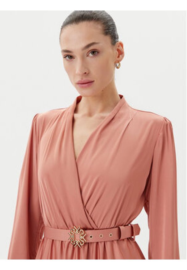 Rinascimento Sukienka wieczorowa CFC0123670003 Różowy Regular Fit. Kolor: różowy. Materiał: syntetyk. Styl: wizytowy