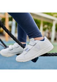 Buty Dziecko Joma Play 21 biały. Okazja: na co dzień. Zapięcie: rzepy. Kolor: biały. Materiał: materiał, syntetyk. Szerokość cholewki: normalna. Sport: turystyka piesza