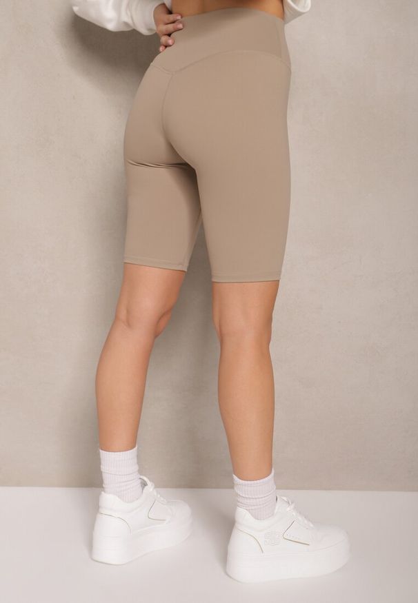 Renee - Beżowe Szorty Kolarki High Waist Basalla. Okazja: na co dzień. Stan: podwyższony. Kolor: beżowy. Sezon: lato. Styl: casual
