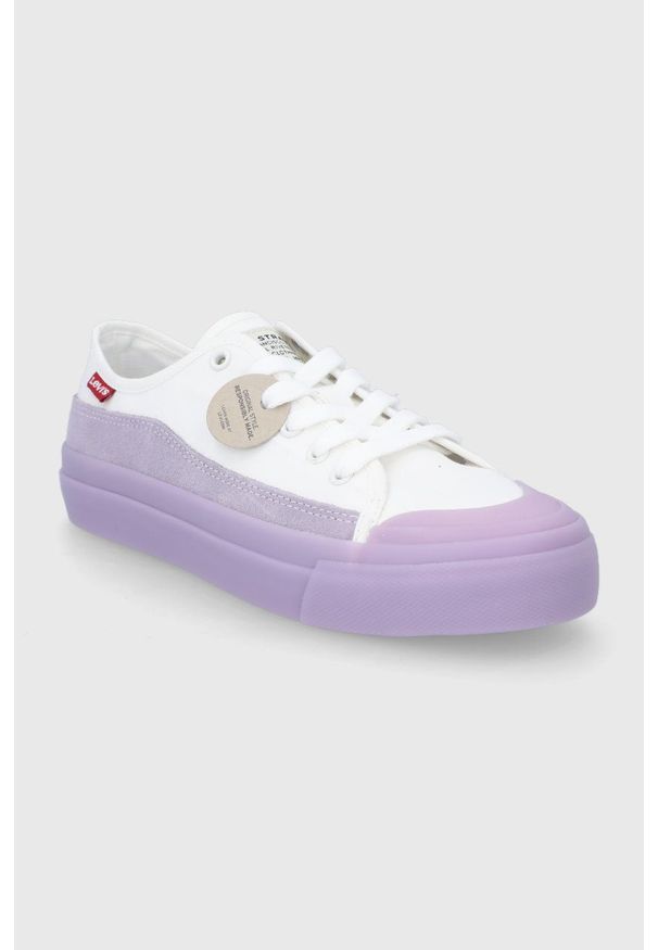 Levi's® - Levi's tenisówki Square Low S damskie kolor biały. Okazja: na spotkanie biznesowe. Nosek buta: okrągły. Zapięcie: sznurówki. Kolor: biały. Materiał: guma. Styl: biznesowy