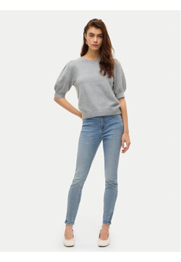 Vero Moda Sweter Doffy 10278313 Szary Regular Fit. Kolor: szary. Materiał: syntetyk