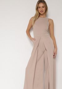 Born2be - Beżowy Elegancki Kombinezon z Ozdobnymi Zakładkami Zellysha. Okazja: na co dzień, na spotkanie biznesowe. Kolor: beżowy. Wzór: aplikacja. Styl: elegancki #8