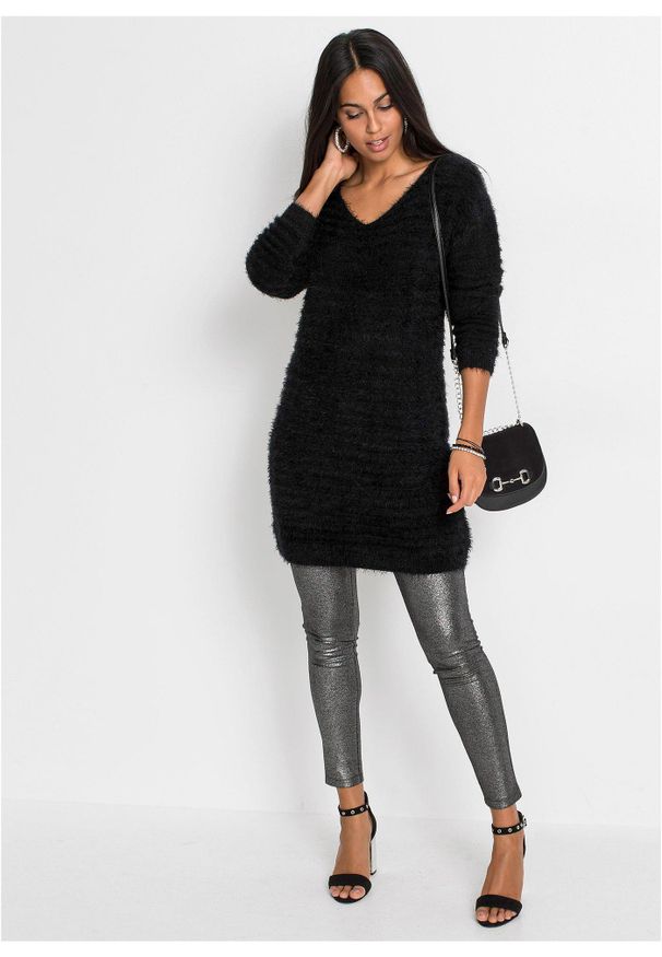 bonprix - Długi sweter z dzianiny z długim włosem. Typ kołnierza: dekolt w serek. Kolor: czarny. Materiał: dzianina. Długość: długie