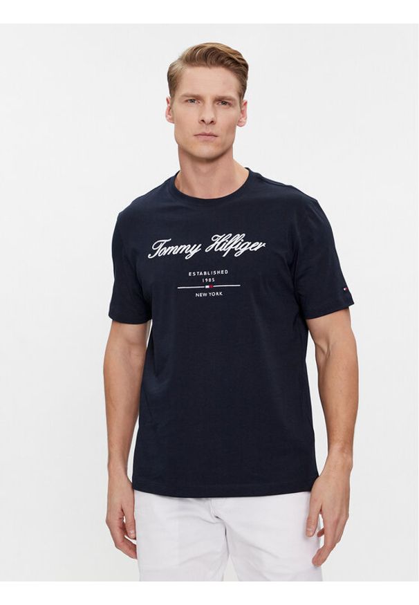 TOMMY HILFIGER - Tommy Hilfiger T-Shirt Script Logo Tee MW0MW33691 Granatowy Regular Fit. Kolor: niebieski. Materiał: bawełna