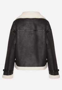 Born2be - Czarna Kurtka Ramoneska Biker z Futerkiem i Paskami z Klamrami Mandrie. Okazja: na co dzień, na spacer. Kolor: czarny. Materiał: futro. Wzór: aplikacja. Styl: klasyczny, casual, elegancki #3