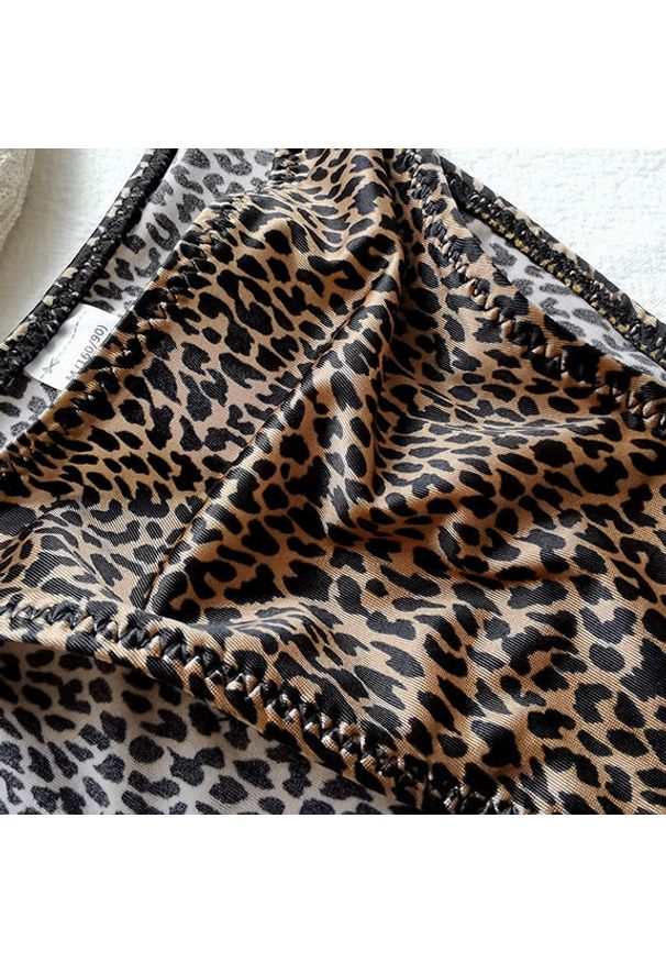 Intica - Majtki bikini z ozdobnymi paseczkami Zaylee. Kolor: zielony. Materiał: materiał