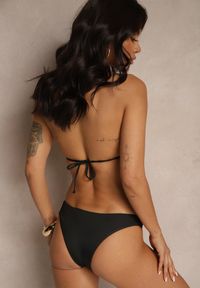 Renee - Czarne Bikini Majtki Figi Biustonosz z Wiązaniem Ozdobiony Marszczeniem Folinira. Kolor: czarny. Wzór: aplikacja