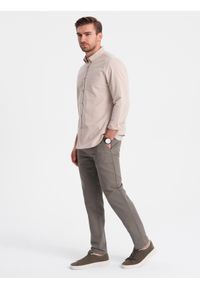 Ombre Clothing - Klasyczne spodnie męskie chino z delikatną teksturą - ciemnobeżowe V1 OM-PACP-0188 - XXL. Kolor: beżowy. Materiał: materiał, bawełna, poliester. Styl: klasyczny