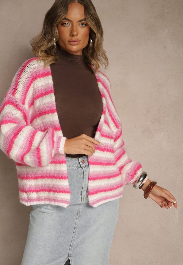 Renee - Fuksjowy Kardigan z Wełną i Wiskozą z Motywem Pasków Felorie. Okazja: na co dzień, na spacer. Kolor: różowy. Materiał: wełna, wiskoza. Styl: casual