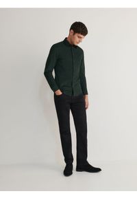 Reserved - Gładka koszula slim fit - ciemnozielony. Kolor: zielony. Materiał: bawełna, tkanina. Wzór: gładki #1