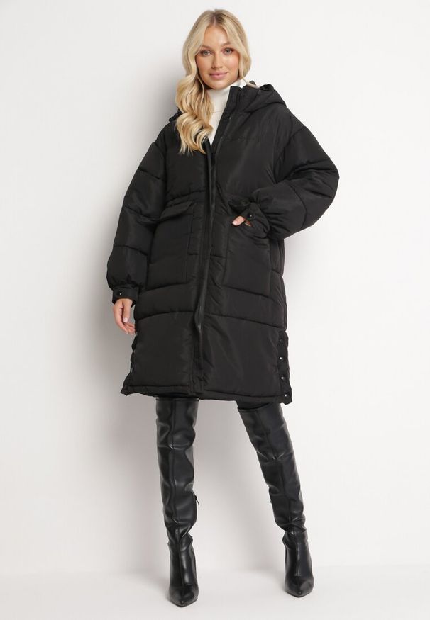Born2be - Czarna Kurtka Oversize do Kolana z Kapturem Mollo. Okazja: na co dzień. Typ kołnierza: kaptur. Kolor: czarny. Materiał: jeans, dzianina. Styl: casual, elegancki