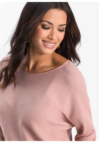 Sweter w prążek "oversize" bonprix dymny różowy melanż nowy. Kolor: różowy. Wzór: melanż, prążki #2