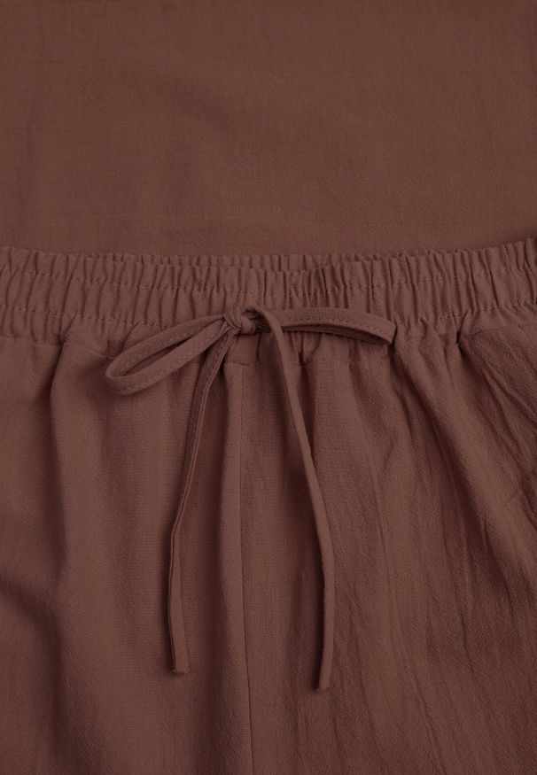 Born2be - Brązowy Komplet z Lnem i Bawełną Szerokie Spodnie i Koszulka Audellia. Kolor: brązowy. Materiał: bawełna, len
