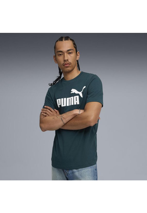Puma - Męska koszulka ESS z logo No. 1 PUMA. Kolor: zielony. Materiał: guma. Wzór: nadruk. Sport: bieganie, fitness