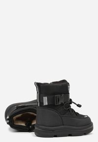 Born2be - Czarne Śniegowce Wodoodporne z Napisem i Paskiem z Klamrą Monariella. Okazja: na co dzień. Zapięcie: klamry. Kolor: czarny. Materiał: dresówka, jeans. Wzór: napisy. Styl: casual #3