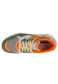 Buty Diadora N9002 Camo M 501-178549-01-C9767 wielokolorowe zielone. Okazja: na co dzień. Kolor: zielony, wielokolorowy. Materiał: guma, syntetyk, zamsz, materiał, skóra. Szerokość cholewki: normalna #3