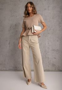 Renee - Beżowa Dzianinowa Bluzka Baskinka z Paskiem i Klamrą Megassa. Kolor: beżowy. Materiał: dzianina #7