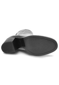 Czarne Botki Damskie Carinii Skórzane Modne Obuwie. Okazja: na co dzień. Kolor: czarny. Materiał: skóra. Szerokość cholewki: normalna. Wzór: aplikacja. Obcas: na obcasie. Styl: casual. Wysokość obcasa: średni #6