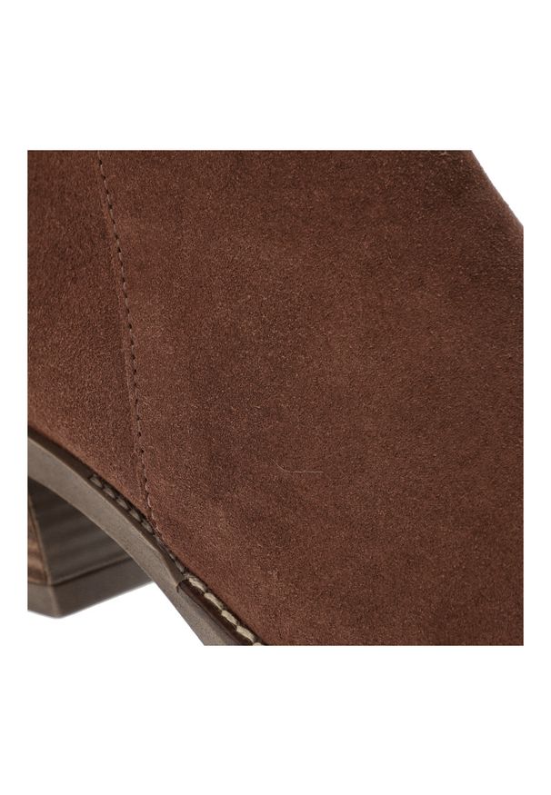 Brązowe Kowbojki Hee Stylowe Zamszowe Buty Damskie. Kolor: brązowy. Materiał: zamsz. Sezon: zima, jesień. Obcas: na obcasie. Styl: elegancki. Wysokość obcasa: średni
