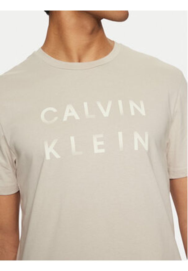 Calvin Klein T-Shirt K10K114156 Beżowy Regular Fit. Kolor: beżowy. Materiał: bawełna