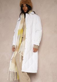 Renee - Biały Długi Płaszcz Kurtka Ozdobiona Pikowaniem Hamid. Kolor: biały. Długość: długie. Wzór: aplikacja #2
