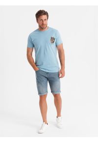 Ombre Clothing - Szorty jeansowe męskie z podwiniętą nogawką - jasnoniebieskie V1. Kolor: niebieski. Materiał: jeans. Wzór: aplikacja. Sezon: lato. Styl: klasyczny #3