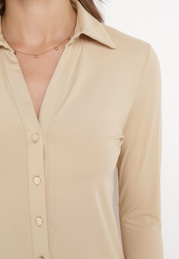 Born2be - Beżowa Koszula z Metalicznymi Guzikami Reil. Kolor: beżowy