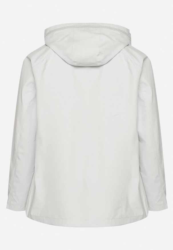 Born2be - Jasnozielona Kurtka Typu Wiatrówka z Podwijanymi Rękawami i Odpinanym Kapturem Adivlis. Okazja: na spacer. Kolekcja: plus size. Kolor: zielony. Materiał: jeans