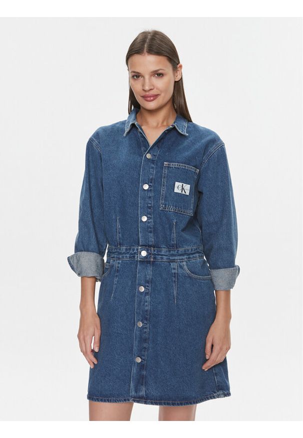 Calvin Klein Jeans Sukienka jeansowa Darted Denim Shirt Dress J20J222461 Granatowy Slim Fit. Kolor: niebieski. Materiał: bawełna