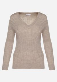 Born2be - Ciemnobeżowy Sweter z Trójkątnym Dekoltem z Prążkowanej Dzianiny Derige. Okazja: na co dzień. Kolor: beżowy. Materiał: dzianina, prążkowany. Styl: casual #5