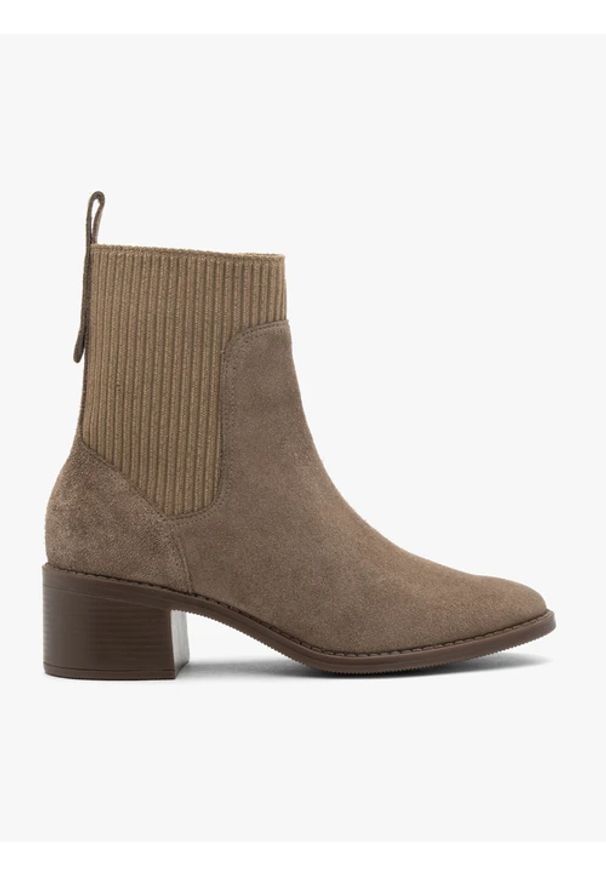 Ryłko - Brązowe welurowe sztyblety ze ściągaczem. Okazja: na co dzień. Nosek buta: okrągły. Kolor: brązowy. Wzór: aplikacja. Wysokość cholewki: za kostkę. Materiał: skóra, welur. Sezon: lato. Obcas: na słupku. Styl: casual, elegancki, klasyczny