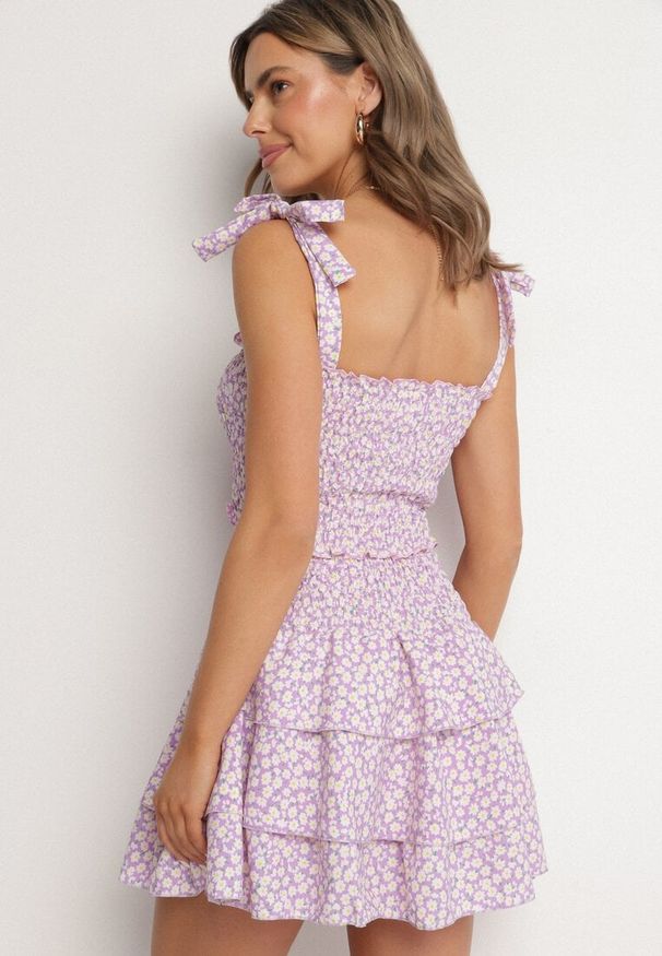Born2be - Fioletowy Komplet z Bawełną Top na Wiązanych Ramiączkach Spódnica z Falbanami Sariviane. Kolor: fioletowy. Materiał: bawełna. Wzór: kwiaty